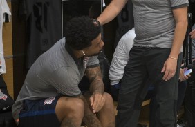 Osmar Loss e Kazim antes do duelo contra o Ava, no vestirio da Arena Corinthians