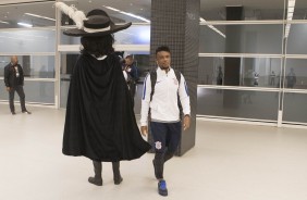 Paulo Roberto chegando à Arena Corinthians para o jogo de volta contra o Avaí