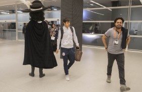 Romero chegando à Arena para o jogo contra o Avaí, pelo Brasileirão