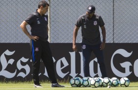 Carille durante treino no CT Joaquim Grava