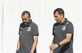 Carille e comisso tcnica durante treino no CT Joaquim Grava