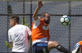 Danilo em ao no treino desta segunda-feira