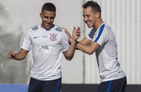 Gabriel e Rodriguinho durante treino no CT Joaquim Grava