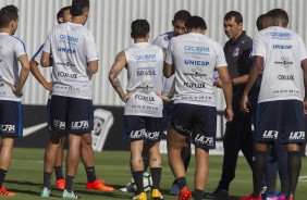 Jogadores do Corinthians se preparam para encarar o Fluminense