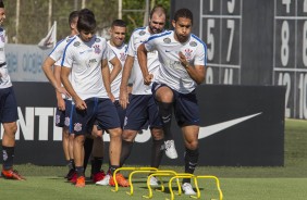 Jogadores do Corinthians se preparam para encarar o Fluminense