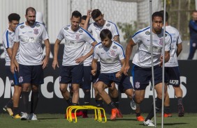 Jogadores do Corinthians se preparam para encarar o Fluminense