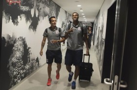 Jadson e Jô chegam juntos à Arena Corinthians para duelo contra o Fluminense