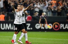Jadson marcou o terceiro tento do Timão
