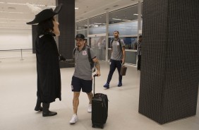 O Mosqueteiro cumprimenta o lateral Fagner na chegada  Arena Corinthians