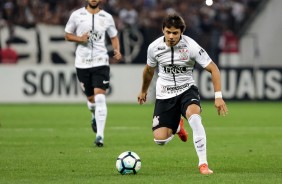 Romero contra o Fluminense, na Arena