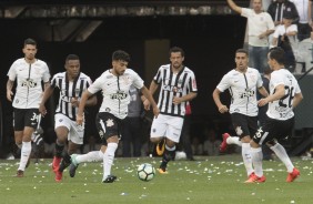 Camacho em jogada contra o Atltico Mineiro, na Arena Corinthians