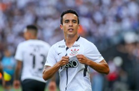 Jadson tem atuação primorosa contra o Atlético Mineiro