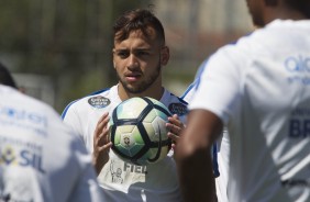 Maycon no treino desta quarta-feira no CT Joaquim Grava