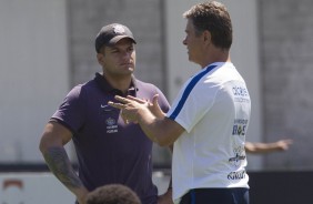 Osmar Loss e Walmir Cruz no treino de reapresentao do Corinthians