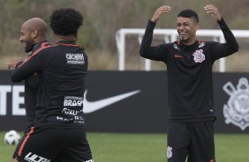 Lucca, Kazim e Fellipe Bastos sorridentes durante o treino desta manh nos EUA