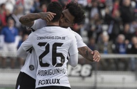 Rodriguinho e Kazim marcaram os gols corinthianos diante o Rangers