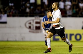 Lucas Minele fez o primeiro gol do Timozinho contra a Ferroviria, pela Copinha