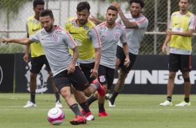 Clayson, Camacho, Gabriel e cia treinam no CT