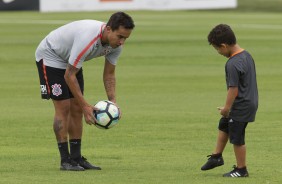 Jadson no treino desta manh no CT Joaquim Grava