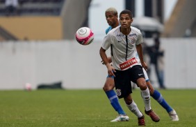 Vitinho durante partida contra o Ava, pelas oitavas de final da Copinha