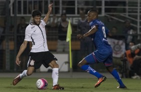 Juninho Capixaba ocupou a lateral esquerda e fez ótima partida contra o São Caetano