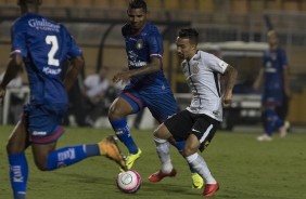 Jnior Dutra entrou e em dois minutos marcou o terceiro do Corinthians