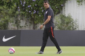 Carille comanda o treino de hoje no centro de treinamentos