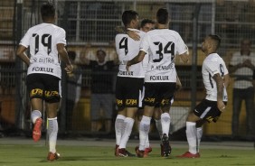 O zagueiro Balbuena cabeceou pros fundos da rede o gol de empate contra a Ferroviária