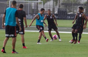 Jogadores treinam para encara a Ferroviria, pelo campeonato paulista