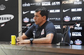Carille concede entrevista coletiva no CT do Corinthians