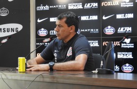 Carille concede entrevista coletiva no CT do Corinthians