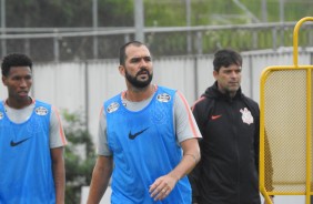 Danilo durante o treino de hoje no CT Joaquim Grava