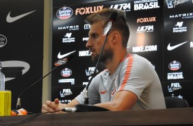 O zagueiro Henrique em entrevista coletiva no CT aps o treino de hoje