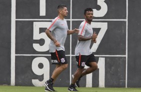 Ralf e Paulo Roberto correndo no treino desta tera no CT