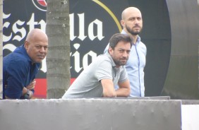 Dirigentes acompanham  jogo-treino entre Corinthians e Atltico-PR