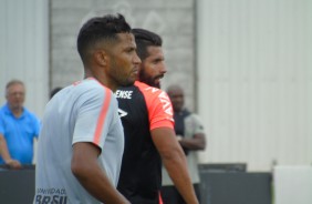 Yago e Guilherme no jogo-treino de hoje entre Corinthians e Atltico-PR
