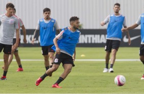 Clayson, xodó da Fiel, no treino de hoje no CT