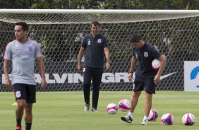 Jadson, Fábio Carille e Osmar Loss no treino de hoje no CT