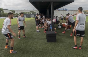 Jogadores durante treino deste sábado no CT; Adversário é o Red Bull Brasil