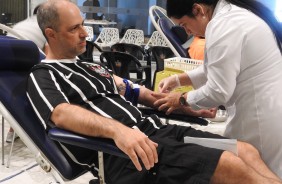 Vai, Corinthians! Torcida lota a Arena para doar sangue