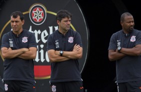 Carille, Cuca e Fabinho durante o jogo-treino entre Atltico-PR e Corinthians no CT