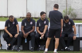 Comisso tcnica observa o desempenho dos jogadores no jogo amistoso contra o RB Brasil