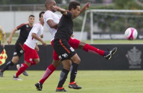 Jadson durante o jogo-treino no CT Joaquim Grava contra o Red Bull Brasil