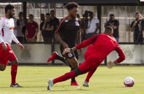 Kazim perdeu espao na equipe titular do Corinthians aps chegada de Jnior Dutra