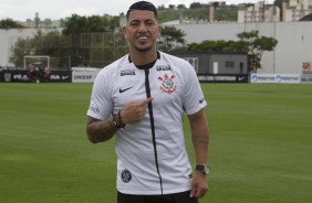 O volante Ralf selou sua volta ao Corinthians nesta tera-feira