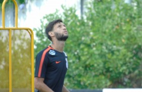 Juninho Capixaba treina com elenco de olho no Palmeiras