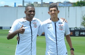 Marllon e Matheus foram apresentados nesta manh no CT