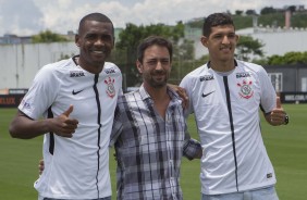 Marllon, Dulio e Matheus Matias durante apresentao dos reforos no CT