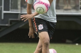 Matheus Matias, atacante recém-contratado, no treino aberto na Arena