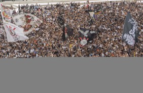Muita gente foi à Arena apoiar o time antes do dérbi